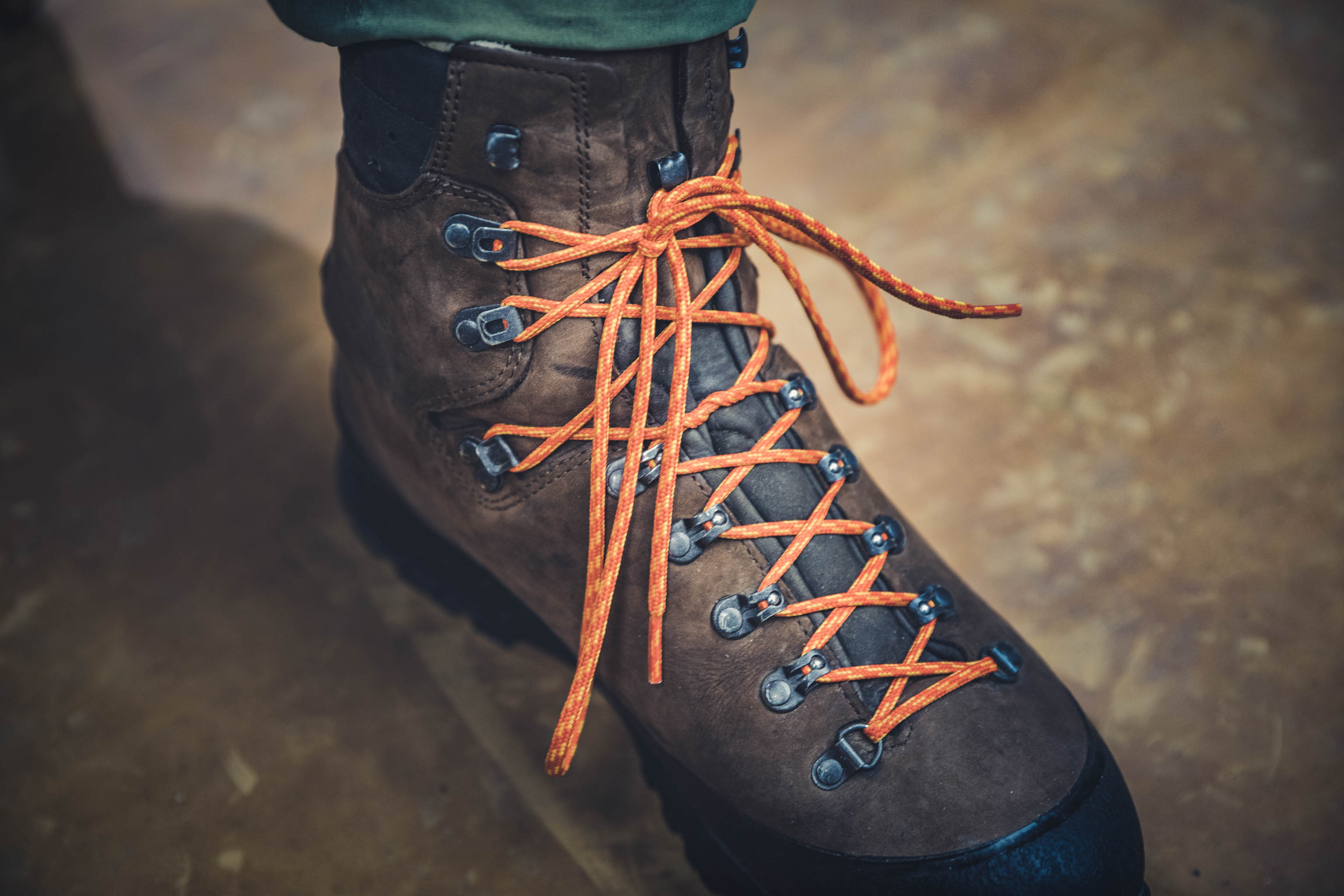 lacing hiking boots knots